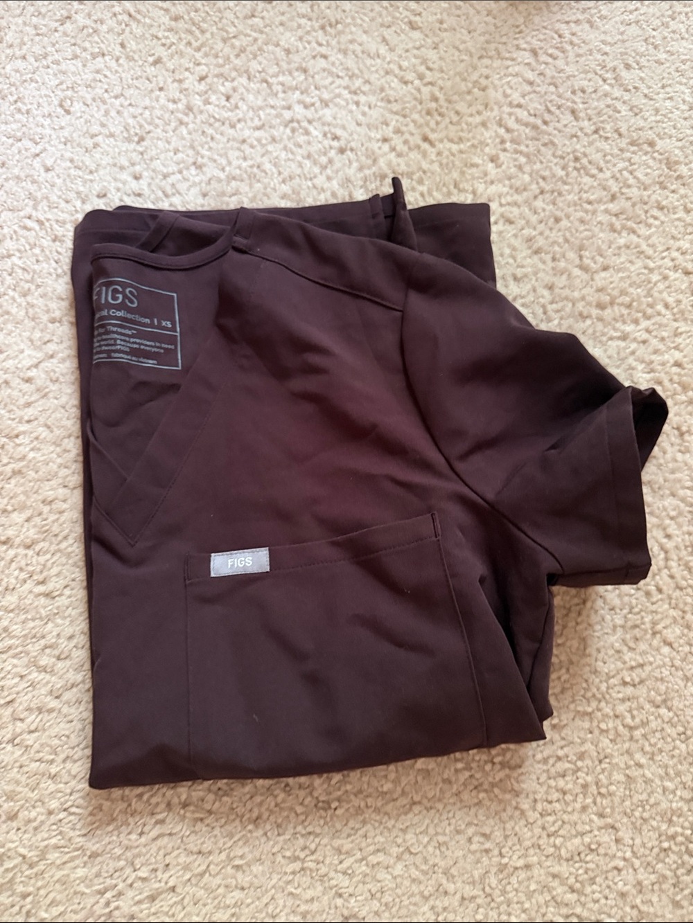 Figs caterina one pocket scrub top - espresso